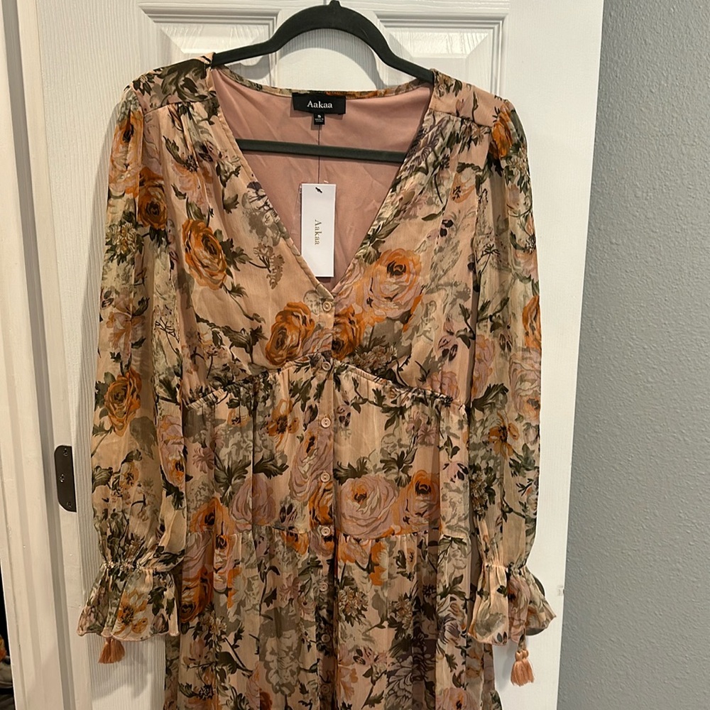 Longsleeve pink floral dress Aakaa size small